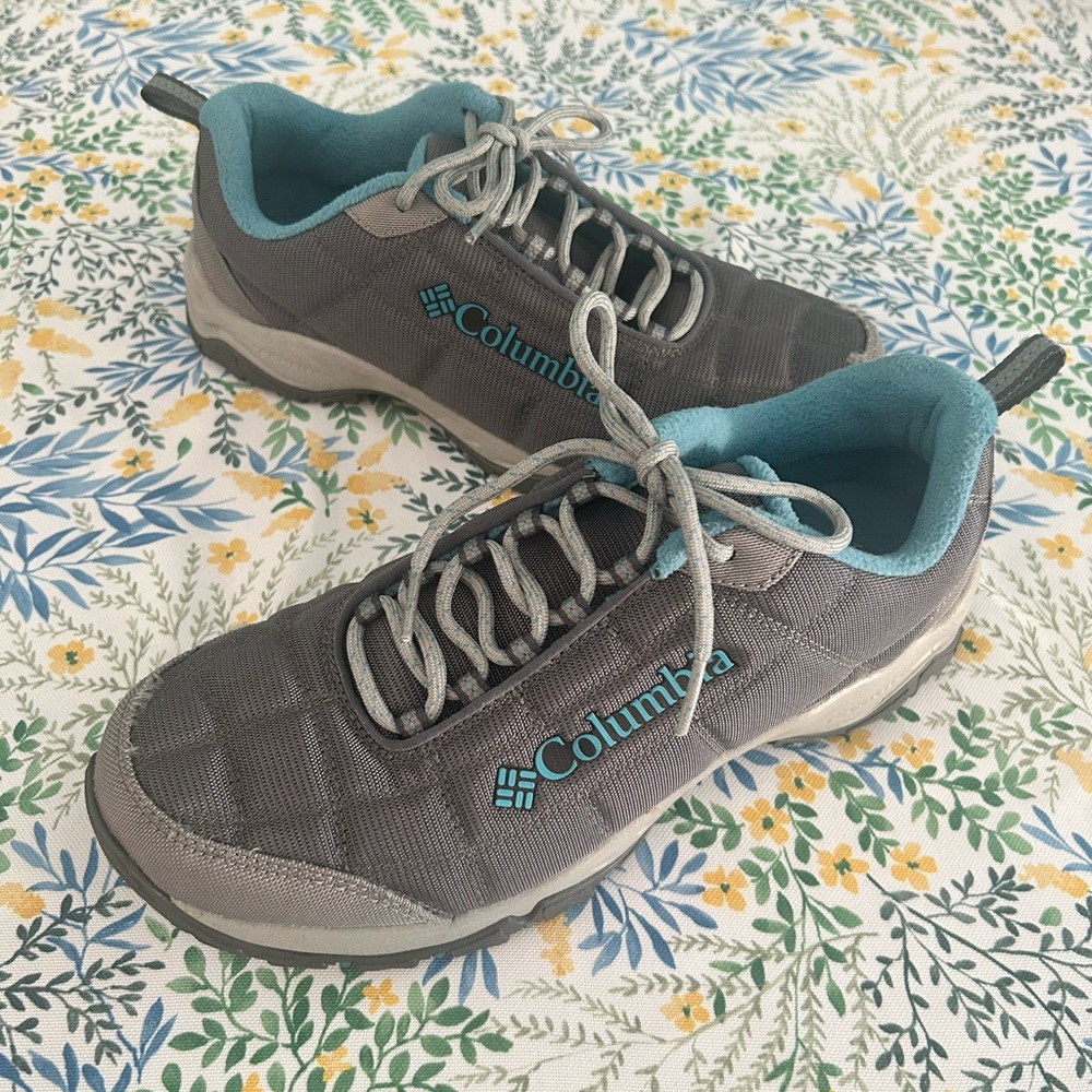 Columbia FireCamp Fleece III Women’s Grey Trail Hiking Insulated SHOES SZ 10